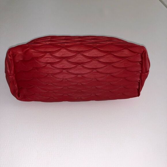 Red Scalloped Cosmetic Bag - Picture 4 of 13